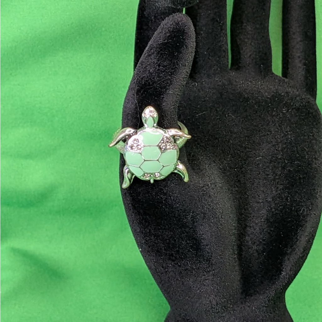 Sea Turtle Silver Tone Light Green Shell With Rhinestones Ring Preowned